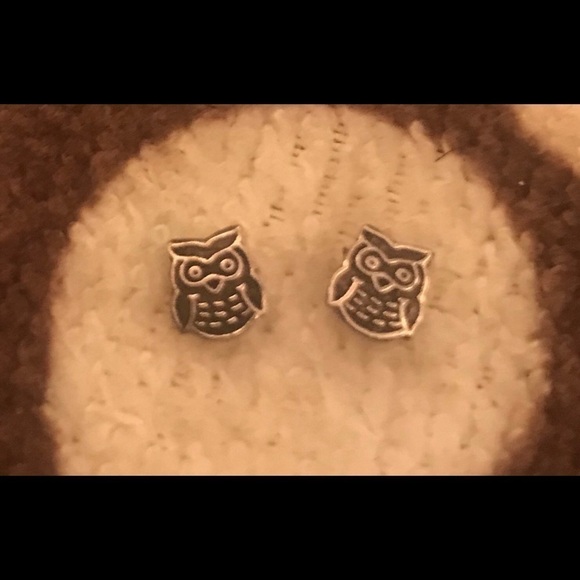 sterling silver owl earrings. - Picture 2 of 4